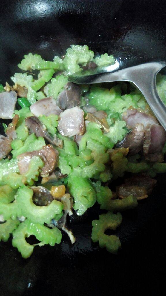 苦瓜炒咸肉