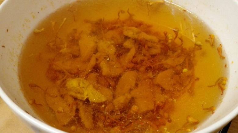 低脂健康汤水:虫草花炖鸡