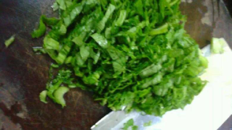 芥菜瘦肉粥,洗干净切丝