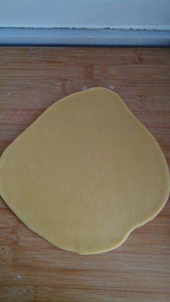 小饼干(磨牙棒),醒好的面团擀成0.5厘米厚的面片