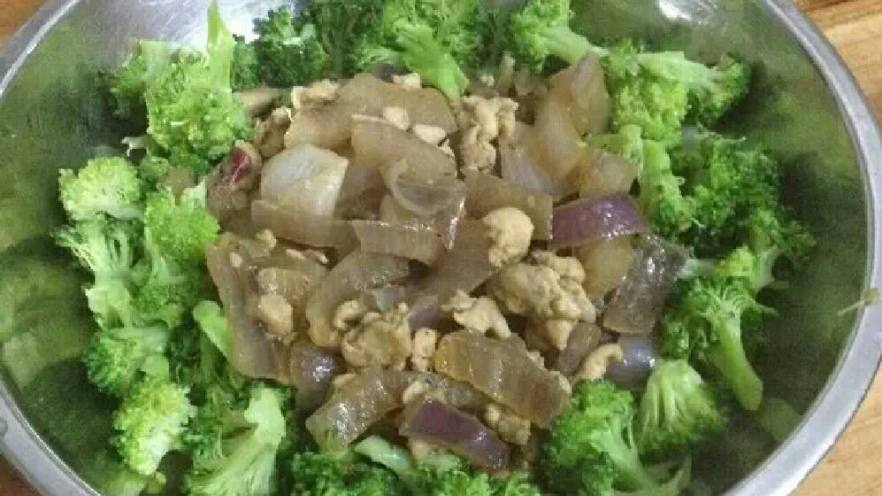 洋葱烩肉