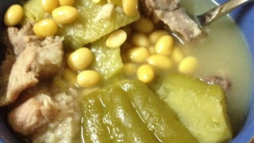 苦瓜黄豆排骨汤