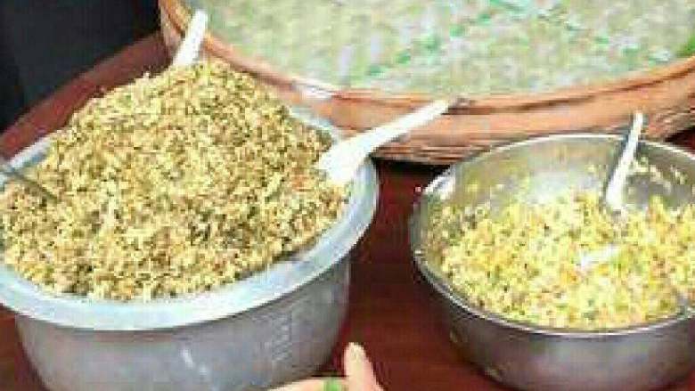 飘香“艾米果”,将<a style='color:red;display:inline-block;' href='/shicai/ 42'>春笋</a>、<a style='color:red;display:inline-block;' href='/shicai/ 5879'>豆干</a>、<a style='color:red;display:inline-block;' href='/shicai/ 436'>腊肉</a>、酸菜等切成丁（依个人口味可添加不同材料），加入盐、油、辣椒等调味好，待用。