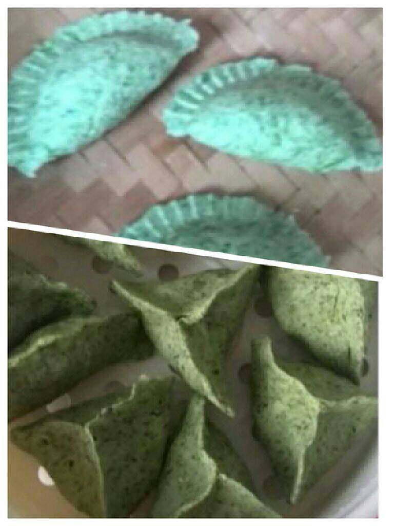 飘香“艾米果”,将艾叶饺子皮内包入馅料，一般分咸甜两种：凌角形包咸料的；水饺形包花生芝麻甜料的。