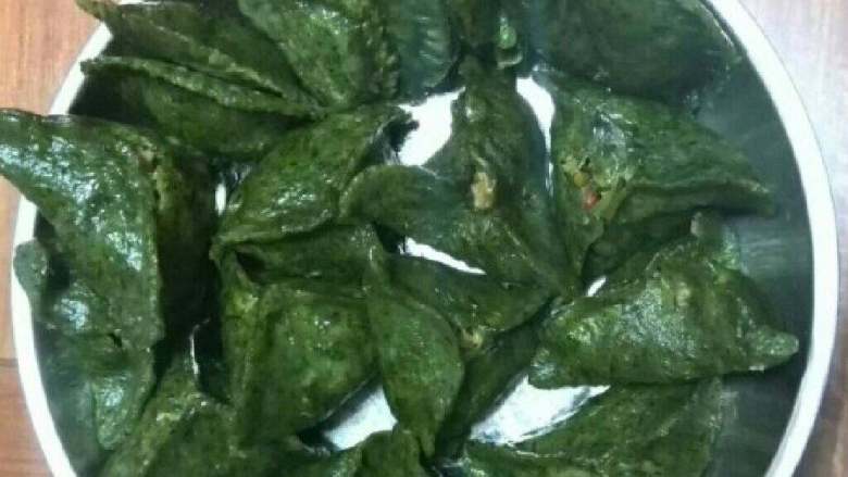 飘香“艾米果”,上锅蒸至二十分钟左右即可熟食。