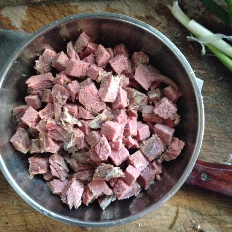 牛肉胡辣汤,卤<a style='color:red;display:inline-block;' href='/shicai/ 216'>牛肉</a>切丁 也可以用鲜<a style='color:red;display:inline-block;' href='/shicai/ 216'>牛肉</a> 如用鲜<a style='color:red;display:inline-block;' href='/shicai/ 216'>牛肉</a> 切丁后先腌制一会