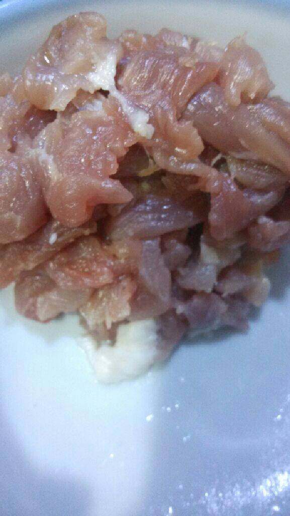 肉丝香干炒芹菜,肉切丝