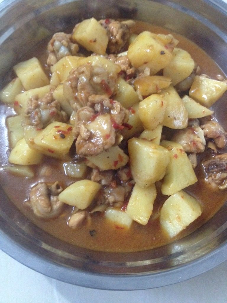 鸡肉烧土豆