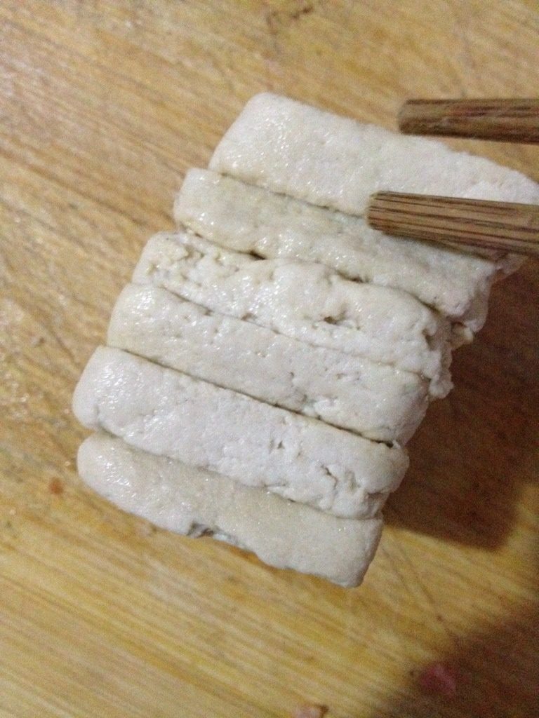 臭豆腐,一片一片的<a style='color:red;display:inline-block;' href='/shicai/ 794'>臭豆腐</a>