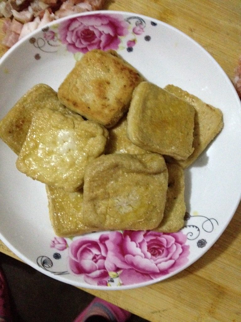 臭豆腐,如图烙成这样就可以了