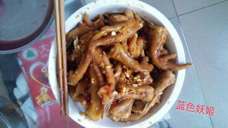 麻辣卤鸡爪