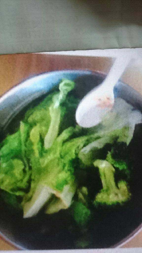 减肥凉拌西兰花胡萝卜,2分钟之后 扔进去剩下的蔬菜