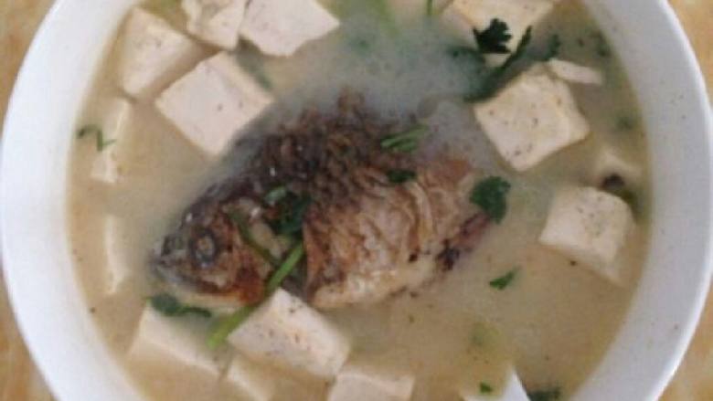鲫鱼豆腐汤