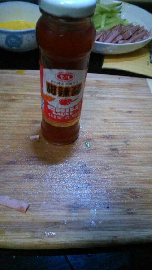 紫菜饭团,甜面酱，这样挤出来味道嫌淡，可以把白饭上都涂满，据说这样比较有味道