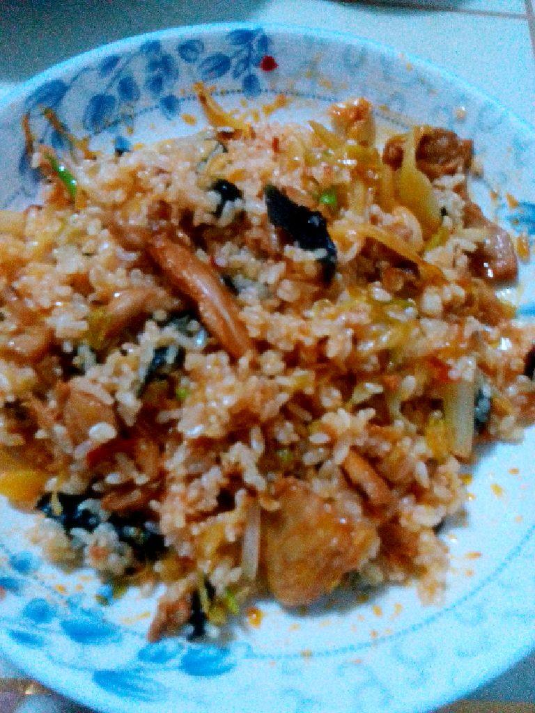 紫菜鸡肉炒饭