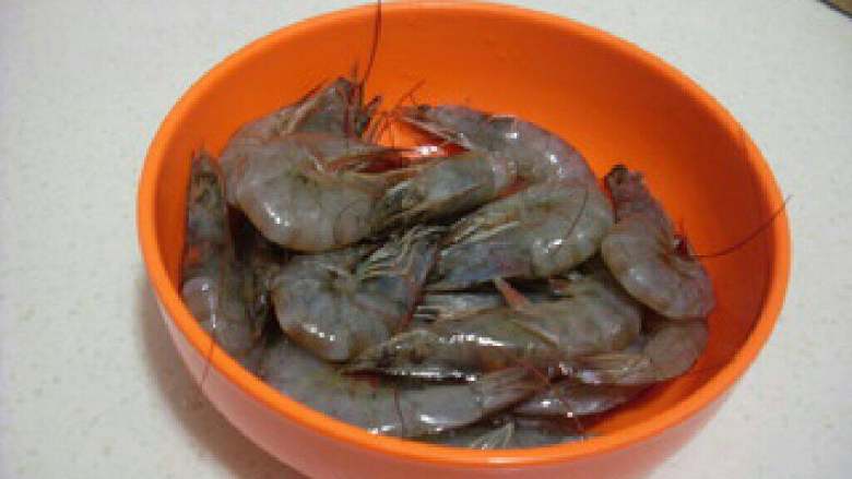 油焖大虾,从市场买来的青虾一斤。