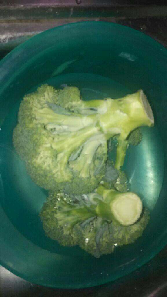 肉末炒西兰花,<a style='color:red;display:inline-block;' href='/shicai/ 119'>西兰花</a>洗干净