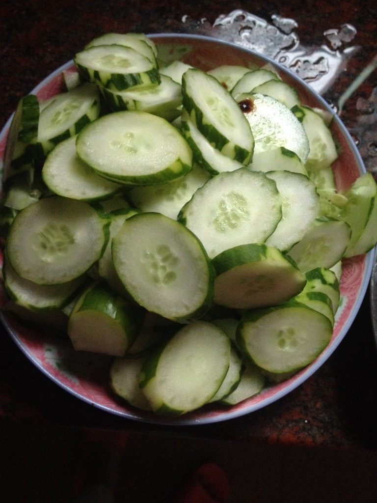 瘦肉炒黄瓜,<a style='color:red;display:inline-block;' href='/shicai/ 54'>黄瓜</a>切片