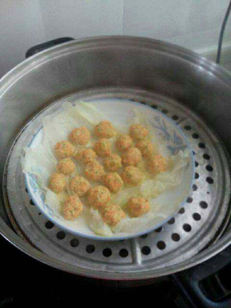 蔬菜蒸鱼,出锅了，很好吃喔