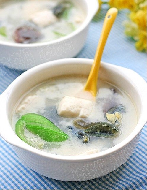丝瓜皮蛋豆腐汤