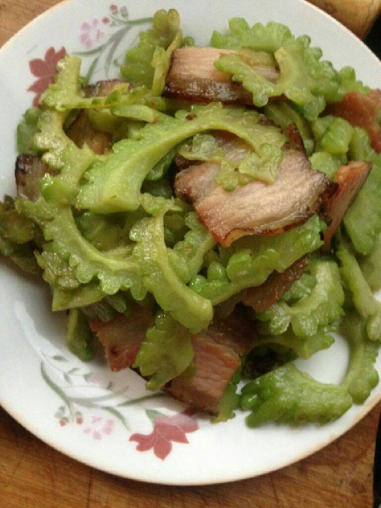 腊肉炒苦瓜