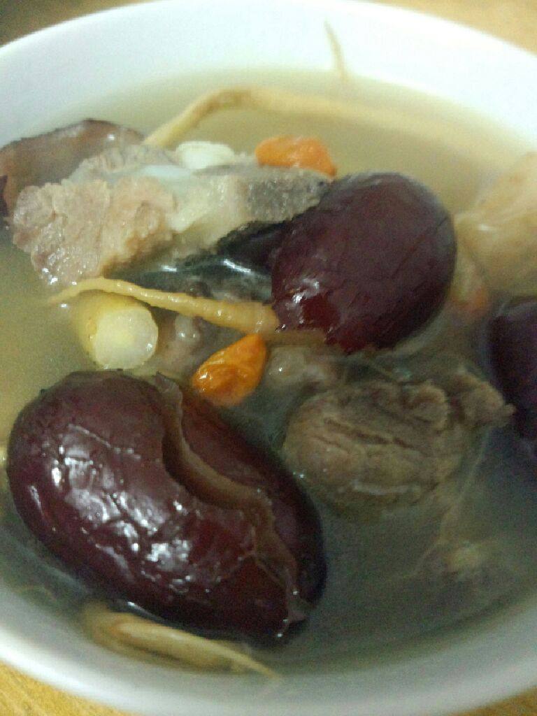 红枣清补凉排骨汤