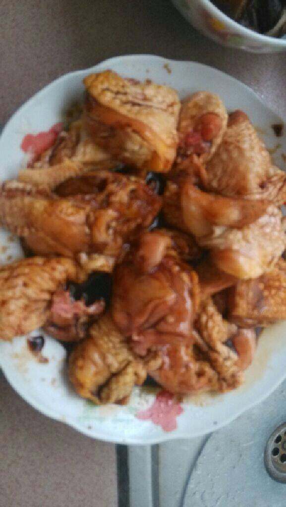 香菇滑鸡,拌匀腌10分钟左右
