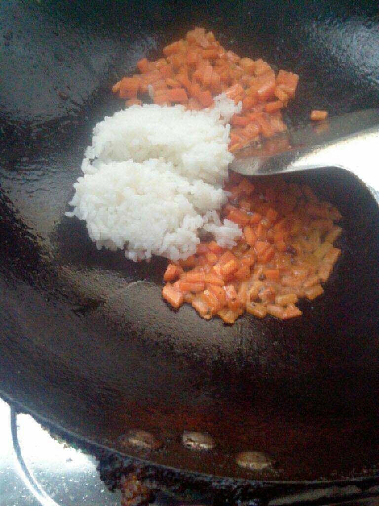 菠萝饭,加入米饭（吃多少加多少）