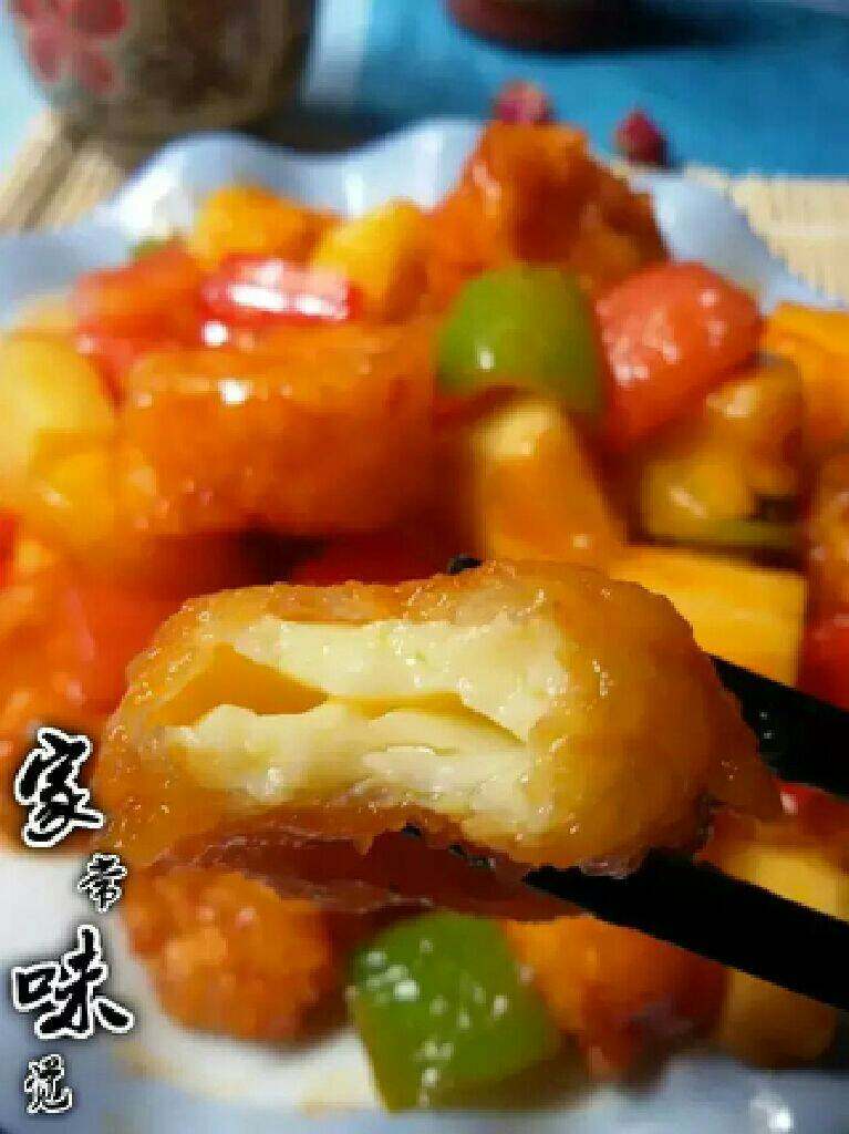 菠萝咕噜日本豆腐,咬上一口，外酥里嫩。