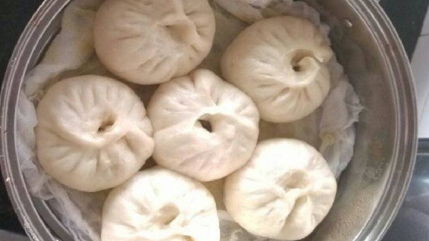 芹菜猪肉包子