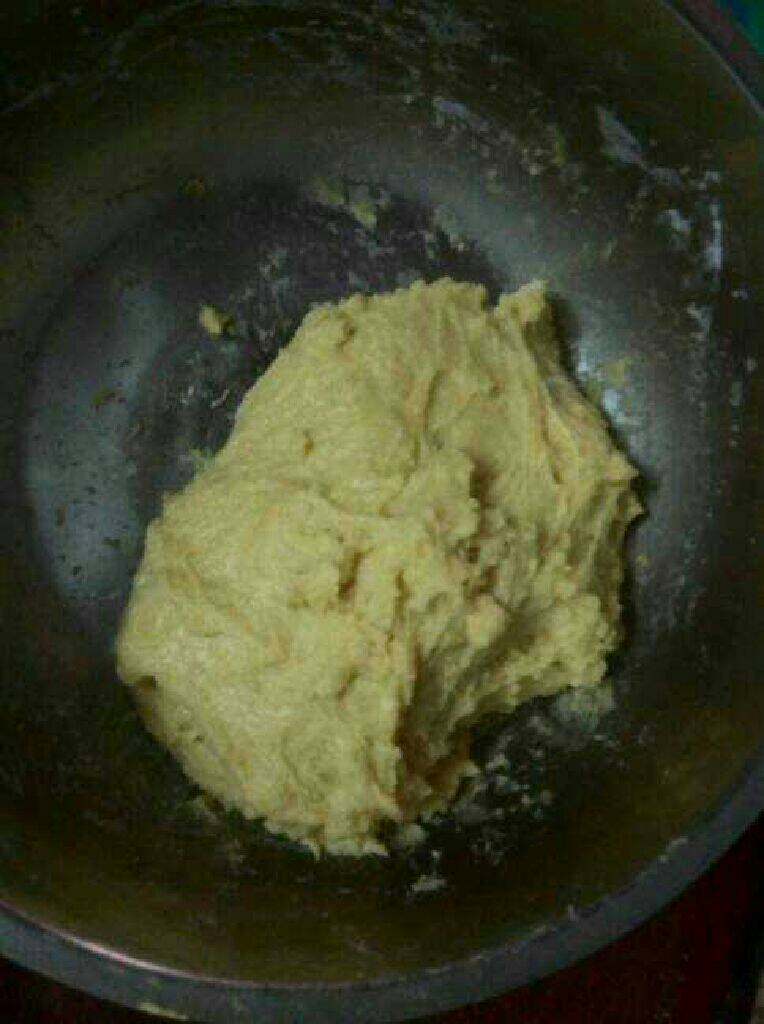 营养鸡蛋饼,揉成面团