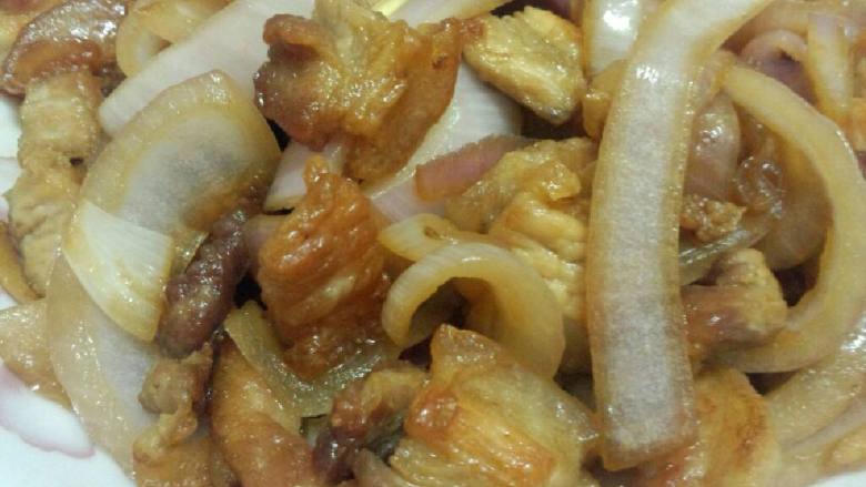 五花肉炒洋葱