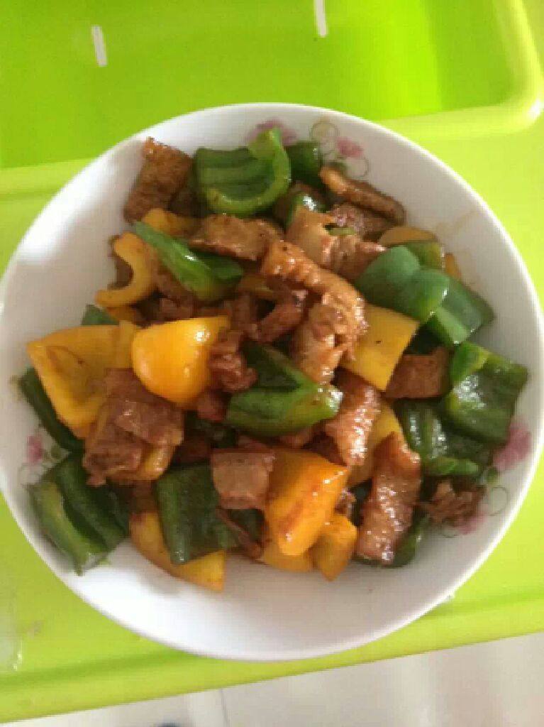 圆椒炒五花肉