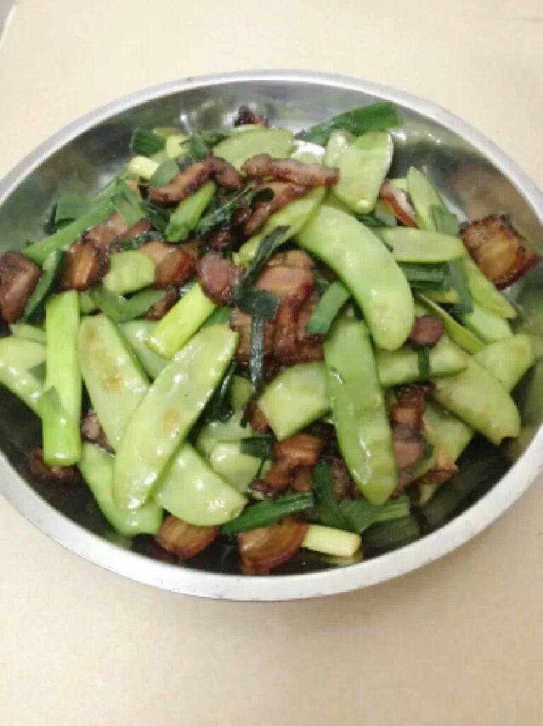 五花肉炒荷兰豆