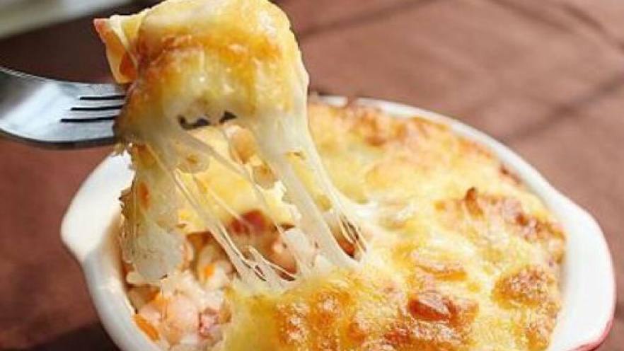 虾仁培根芝士焗饭