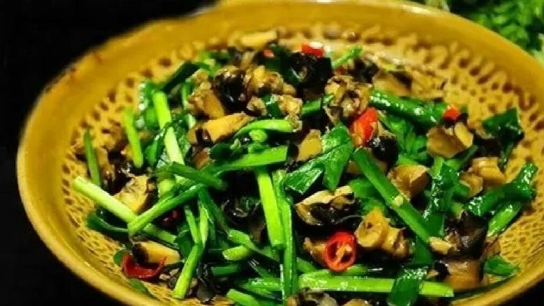 韭菜炒螺丝肉