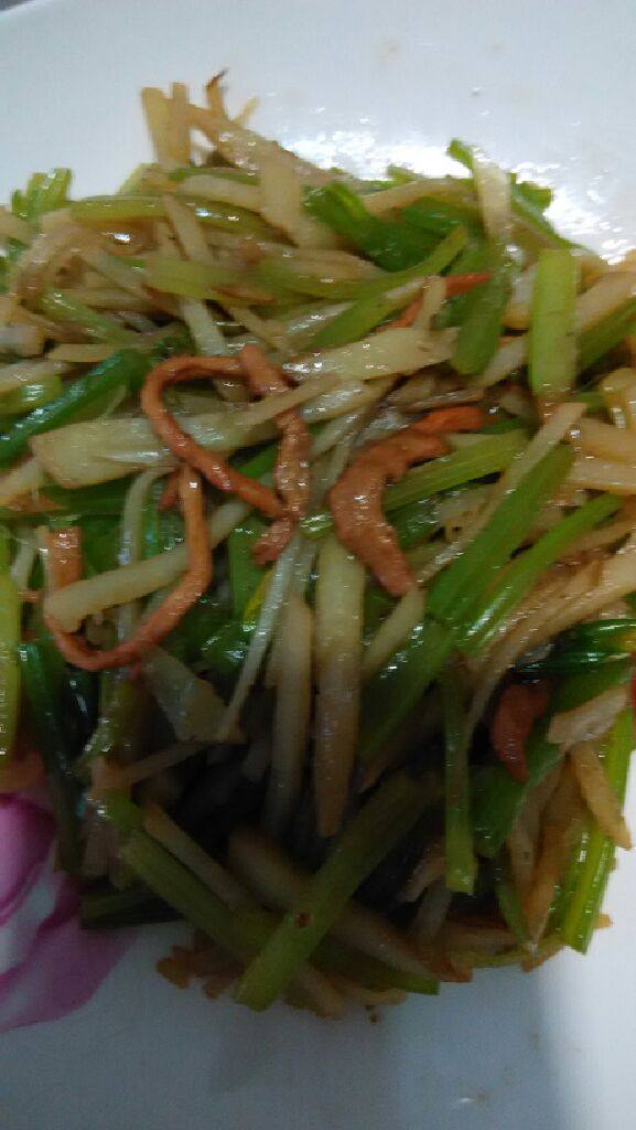 芹菜炒土豆丝
