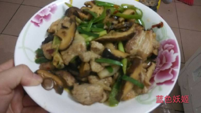 蒜苗香菇炒肉