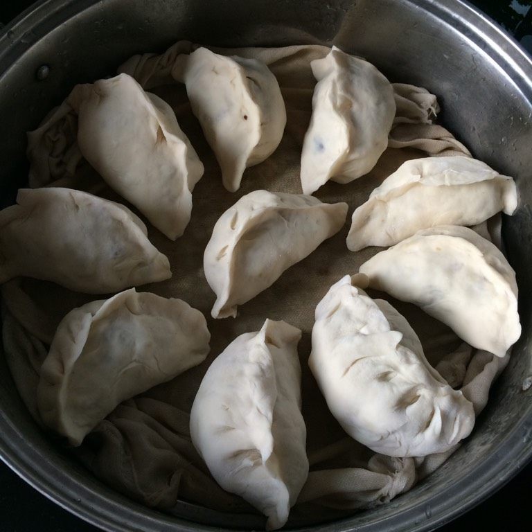 萝卜丝腊肉包子
