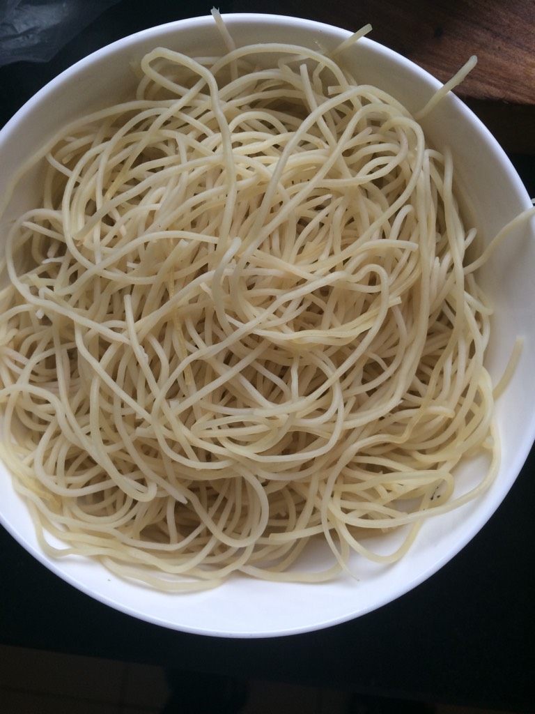 苏北冷面,如图<a style='color:red;display:inline-block;' href='/shicai/ 541'>冷面</a>泡发好控水备用