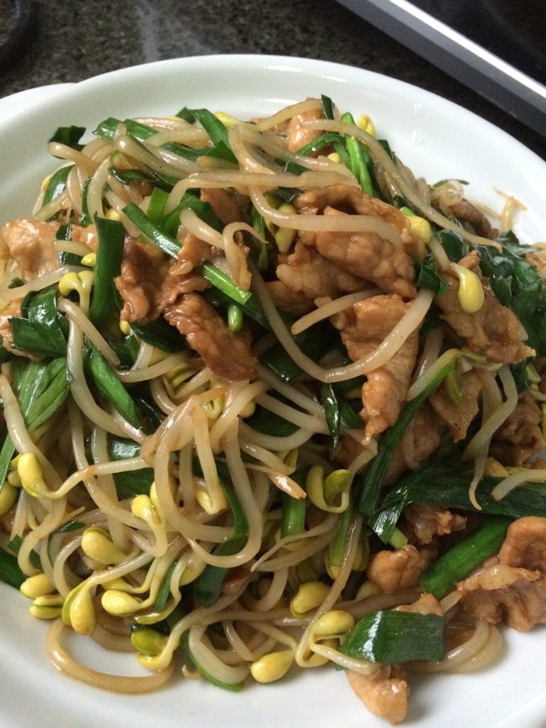 瘦肉炒韭菜，牙菜,如图