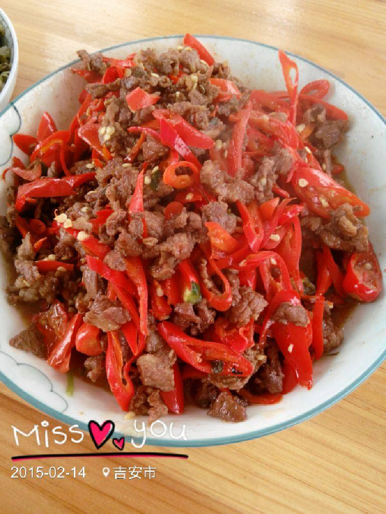 红辣椒炒牛肉
