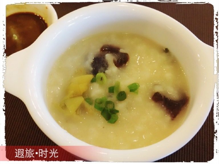 生滚皮蛋瘦肉粥