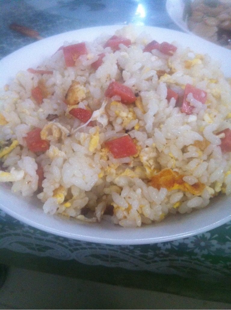 火腿鸡蛋炒饭