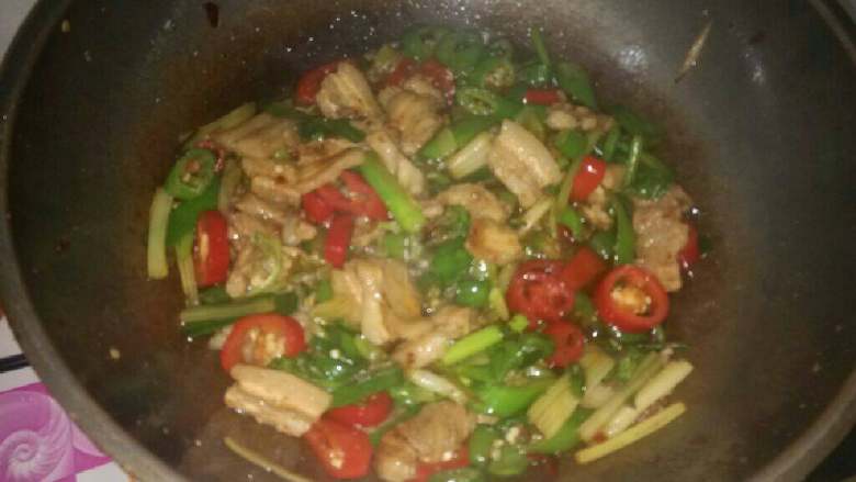 农家小炒肉,准备出锅了