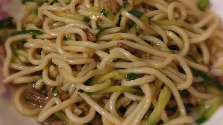肉丝凉面