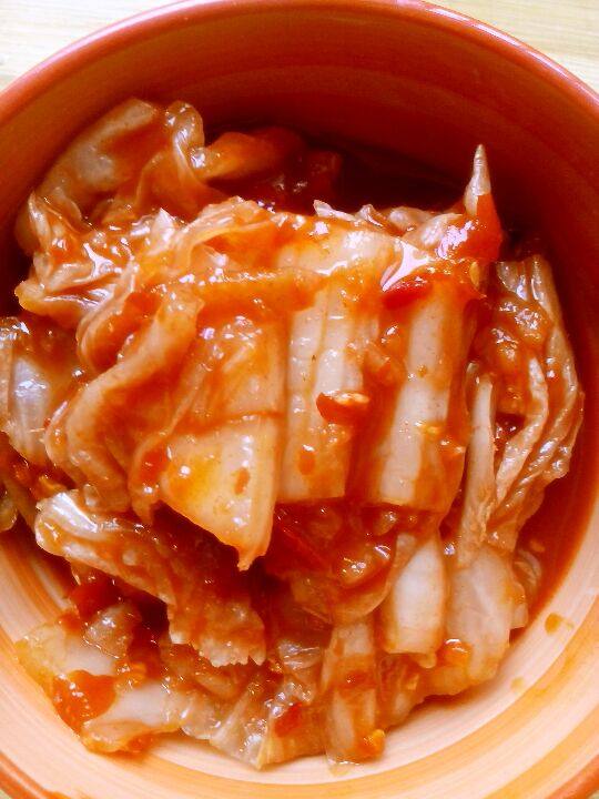 辣白菜炒五花肉蘸豆腐,准备好<a style='color:red;display:inline-block;' href='/shicai/ 2863'>辣白菜</a>备用。
