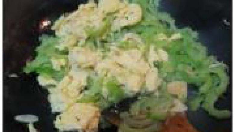 苦瓜炒蛋,加入苦瓜