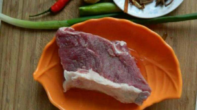 自制白萝卜炖牛肉,准备好所有食材!