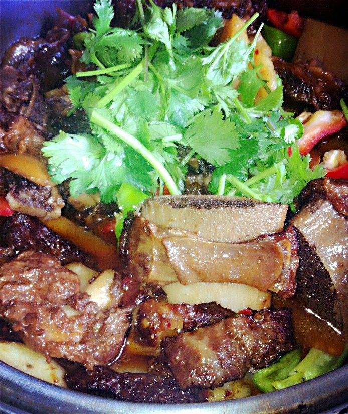 牛排焖土豆片,可以最后放点青红椒提色